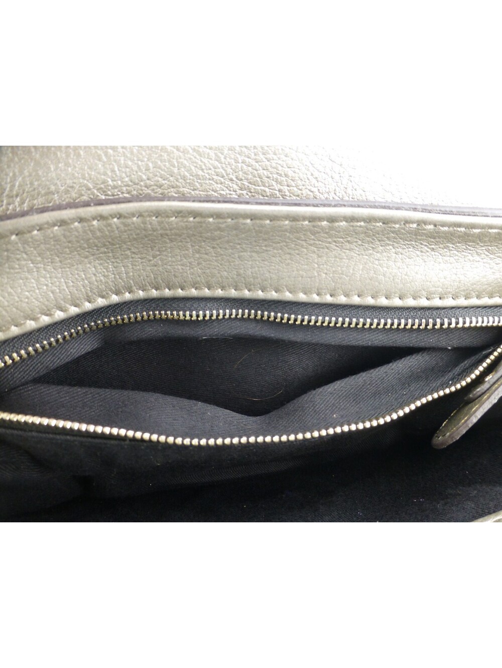 Chloé Metallic Gray Grained Leather Clutch Bag with Gold-Tone Turn Lock & DustF3 - Picture 11 of 15